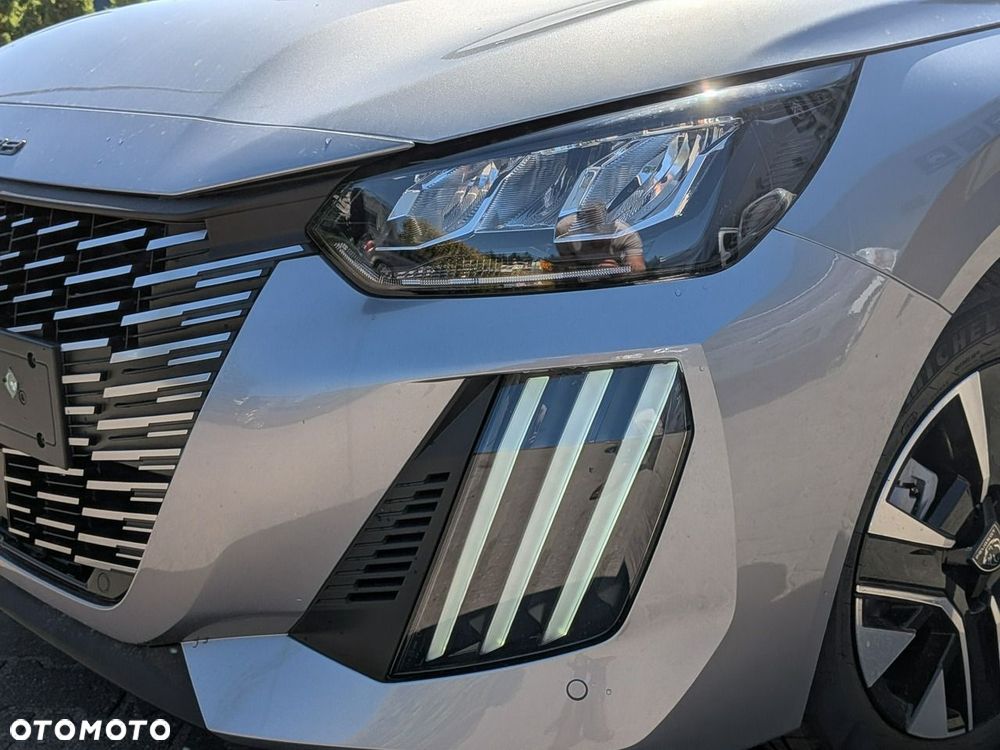 Peugeot 208 - 6