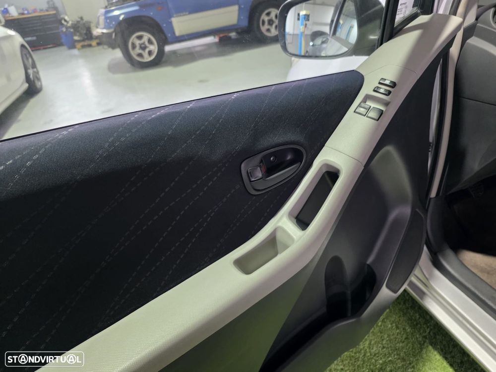 Toyota Yaris 1.0 VVT-i Motion - 8