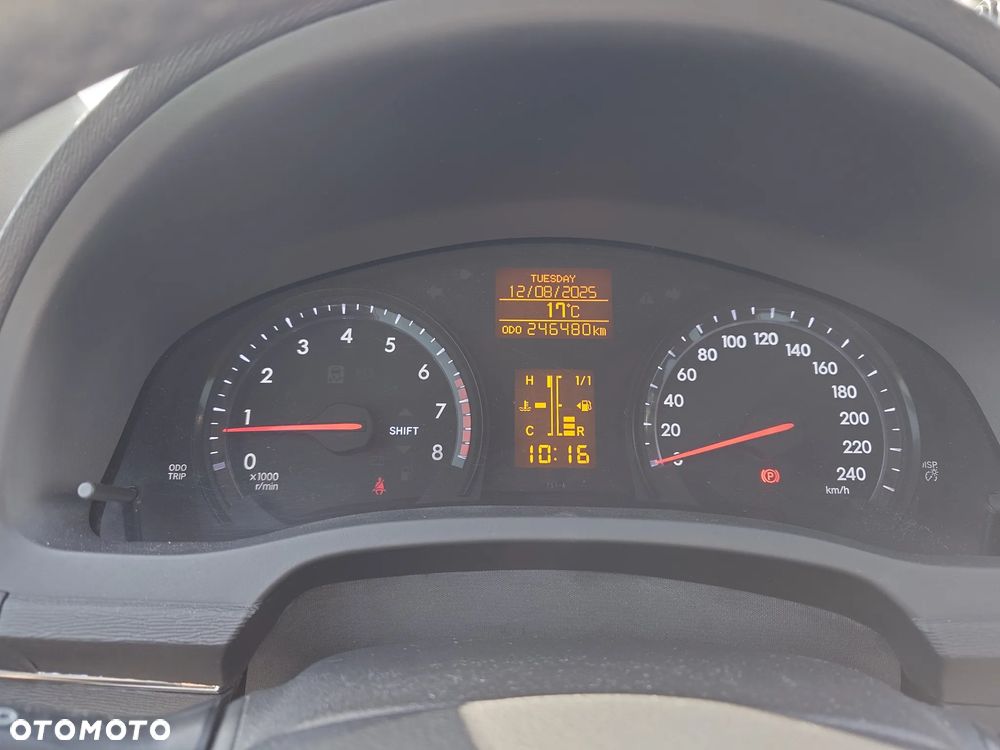 Toyota Avensis 1.8 Premium - 32