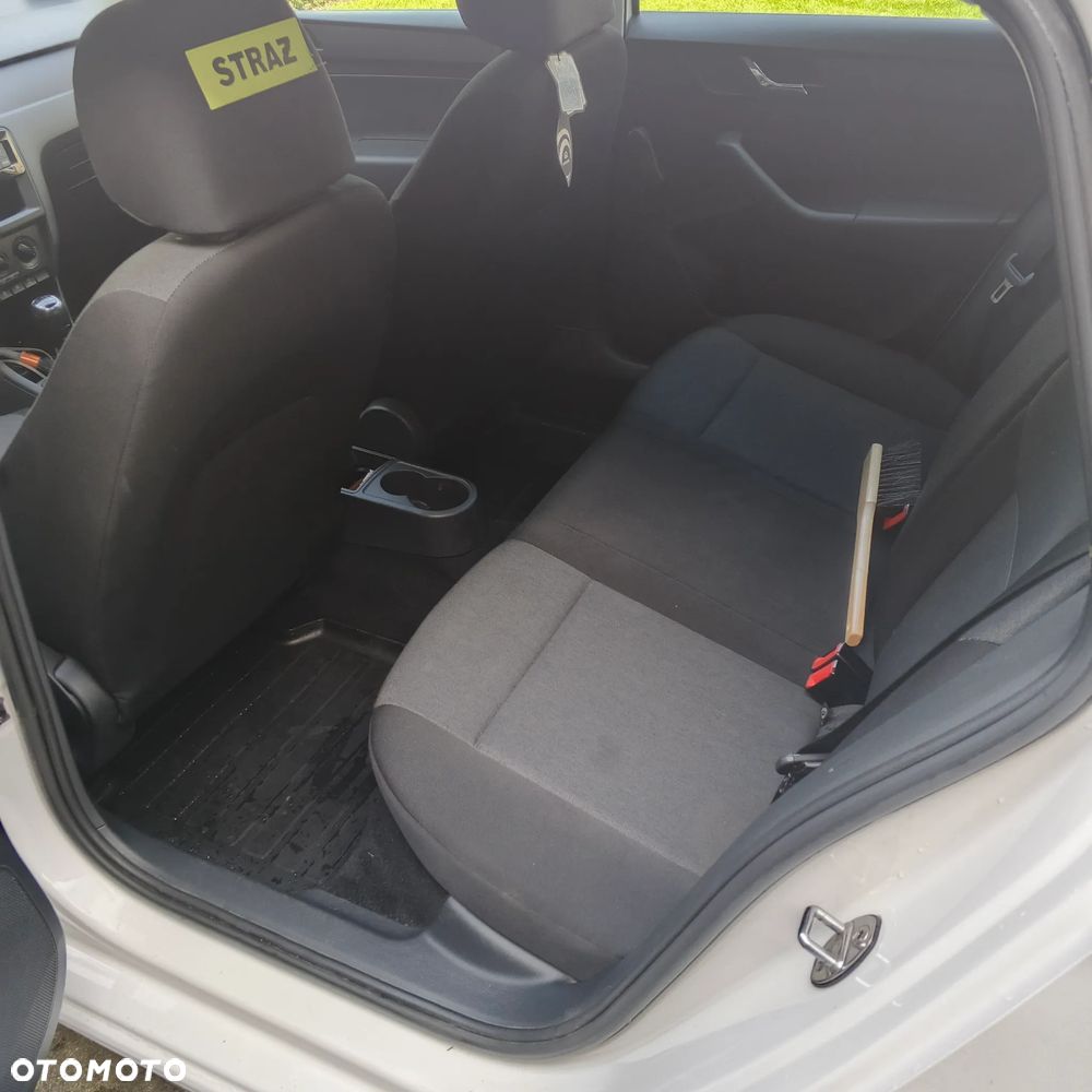 Skoda RAPID 1.2 TSI Active - 6