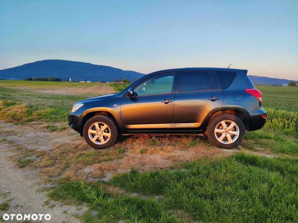 Toyota RAV4 2.0 4x4 - 24