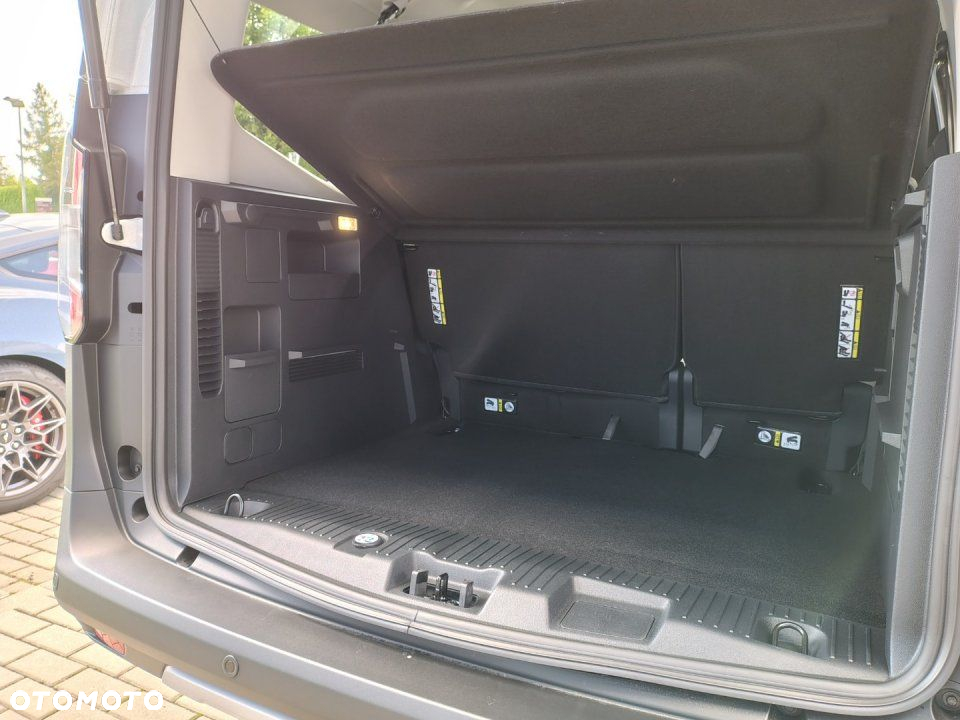 Ford Tourneo Courier - 24