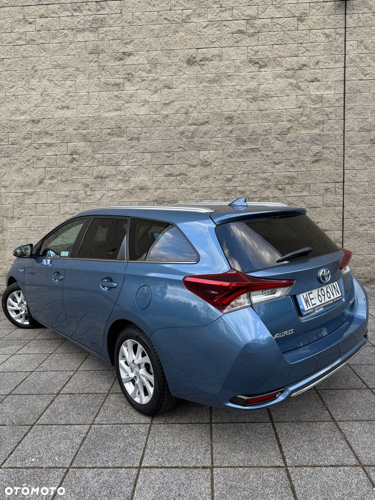 Toyota Auris Hybrid 135 Prestige - 4