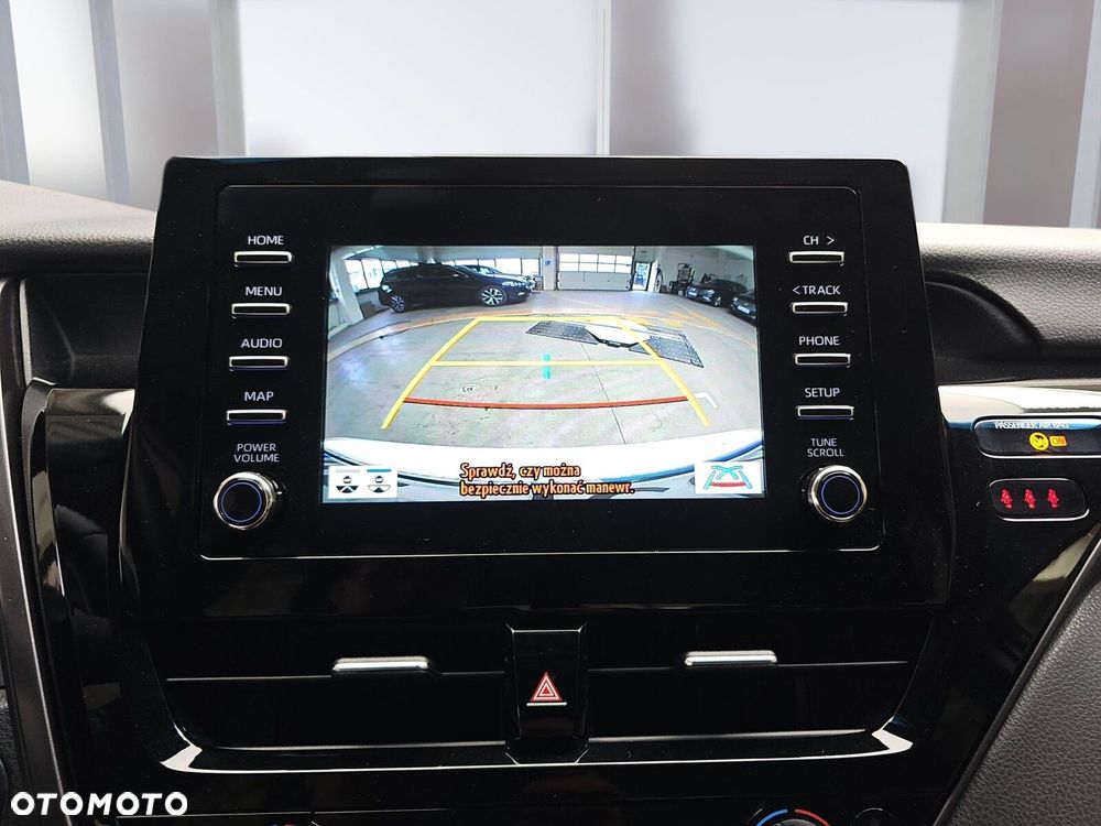 Toyota Camry 2.5 Hybrid Comfort CVT - 18