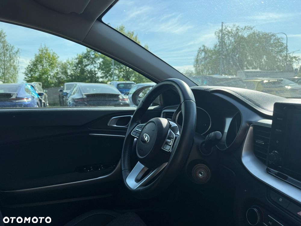 Kia XCeed - 11