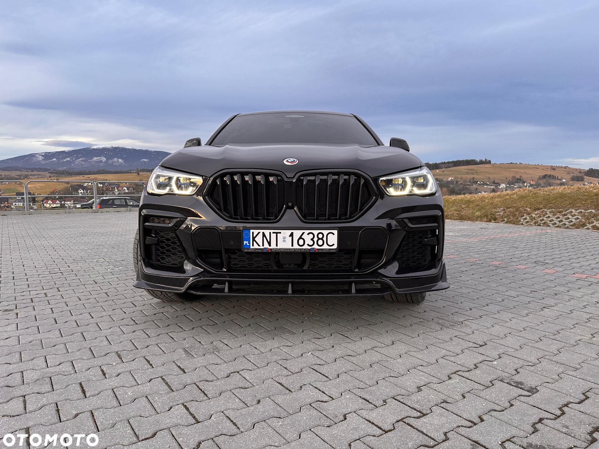 BMW X6 M50i - 12