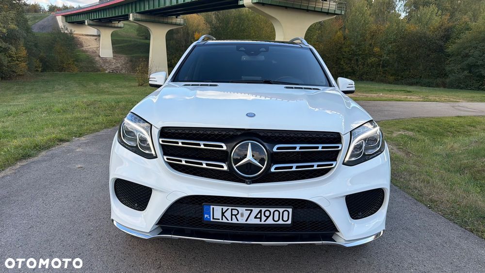 Mercedes-Benz GLS - 11
