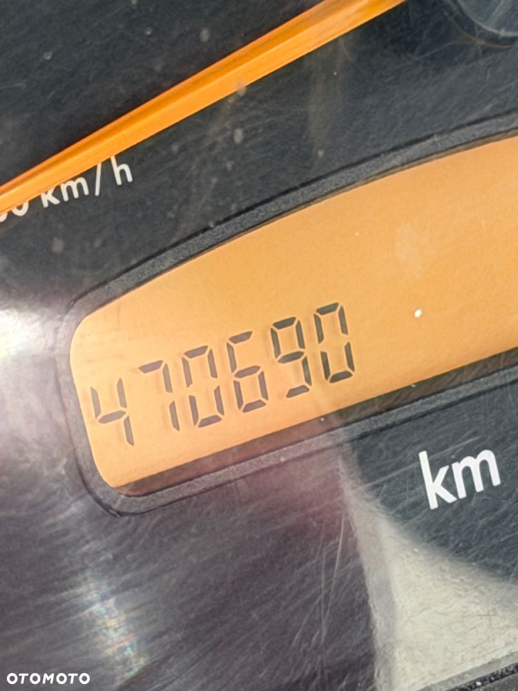 Mercedes-Benz Sprinter - 11