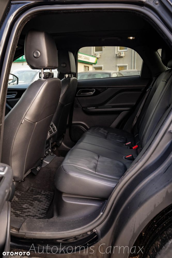 Jaguar F-Pace - 22