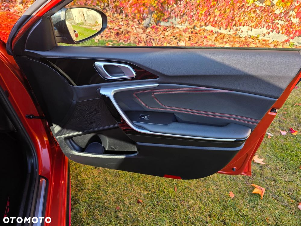 Kia Ceed 1.6 T-GDI GT DCT - 24