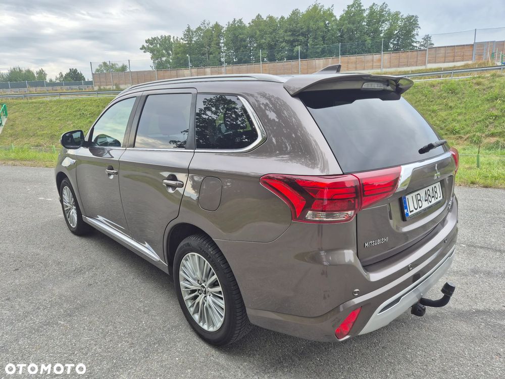 Mitsubishi Outlander - 3