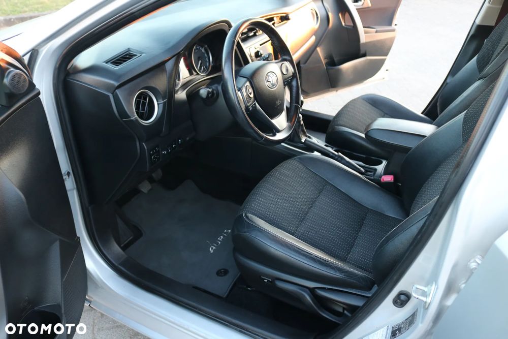 Toyota Auris 2.0 D-4D Prestige - 19