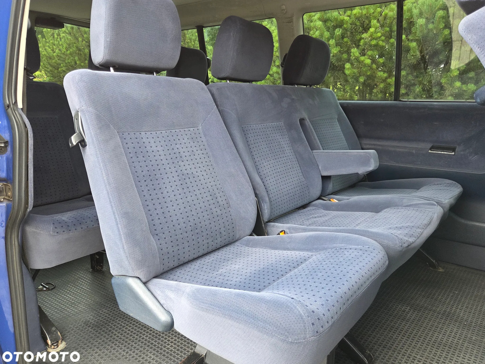 Volkswagen Caravelle - 20