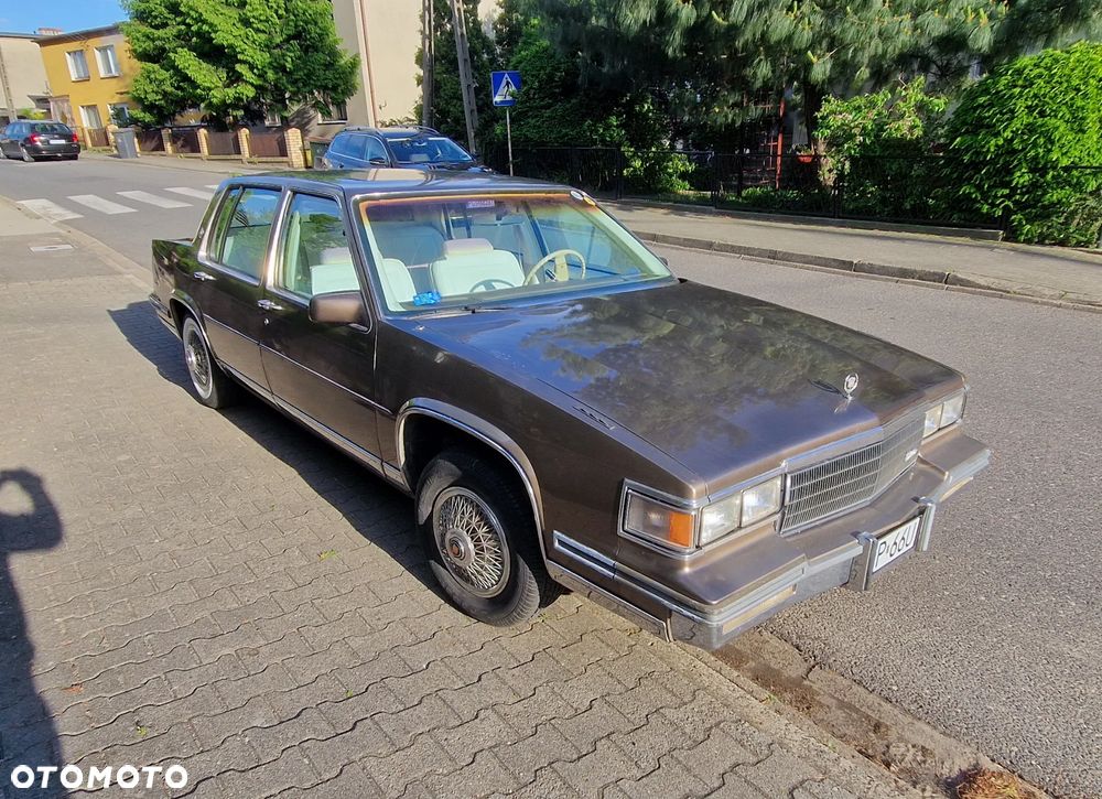 Cadillac Deville - 7