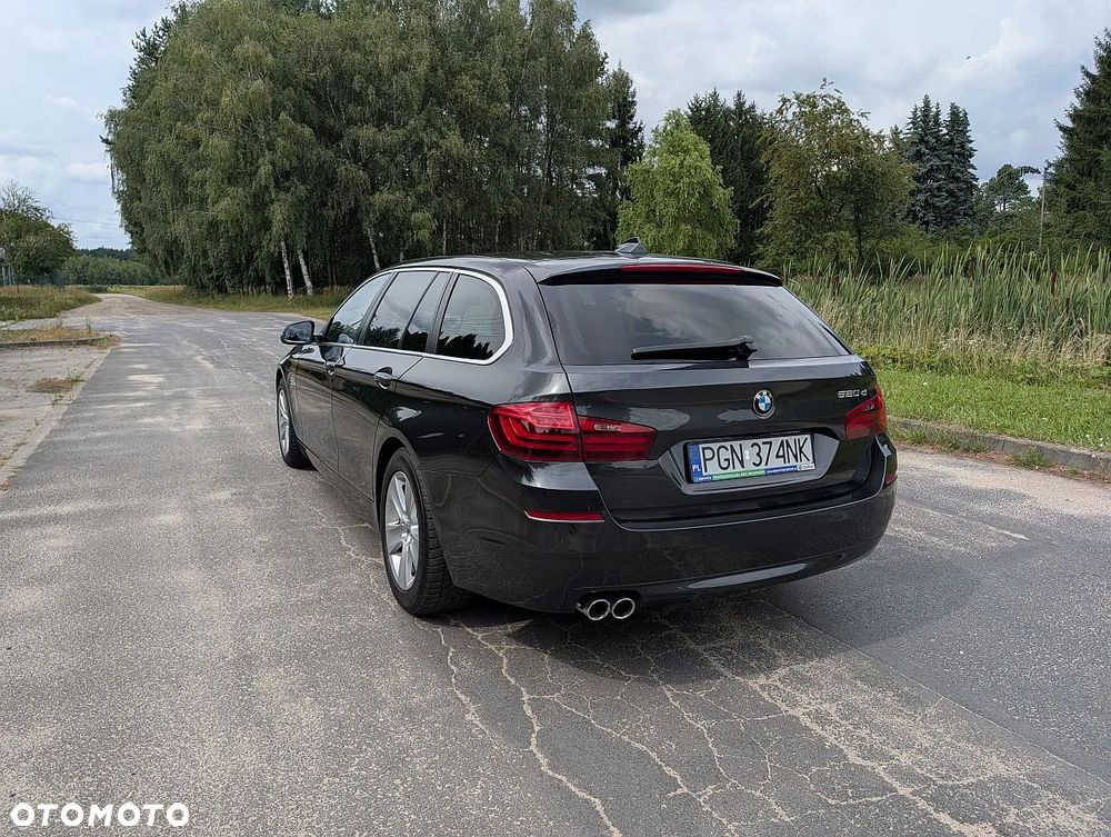 BMW Seria 5 520d Sport Line - 13