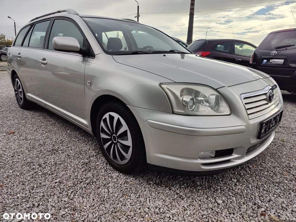 Toyota Avensis - 16