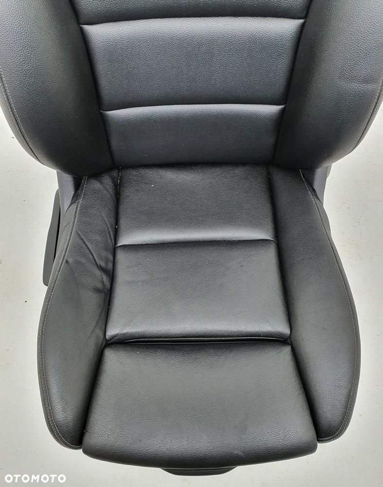 FOTEL PRAWY PRZÓD PRZEDNI PASAŻERA SKÓRA GRZANY MERCEDES W246 EUROPA - 3