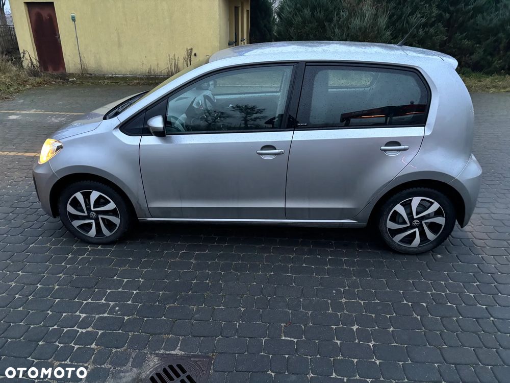 Volkswagen up! Active - 6