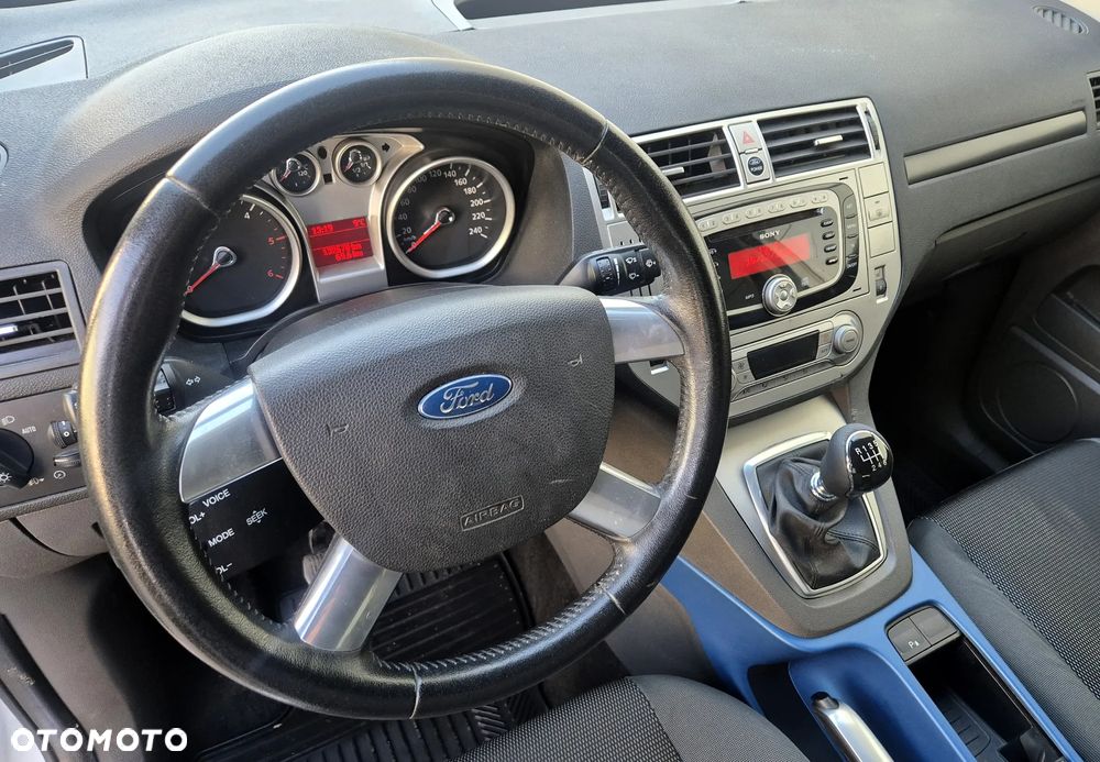 Ford Kuga 2.0 TDCi 2x4 Titanium - 19