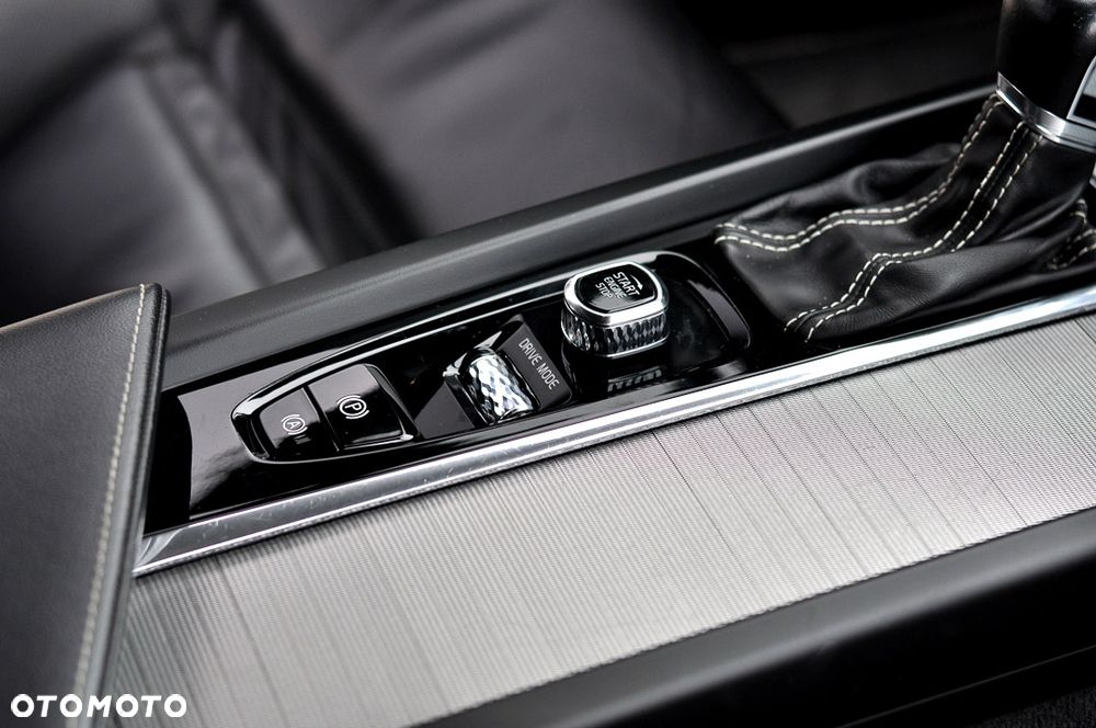 Volvo V60 T4 Geartronic R-Design - 33