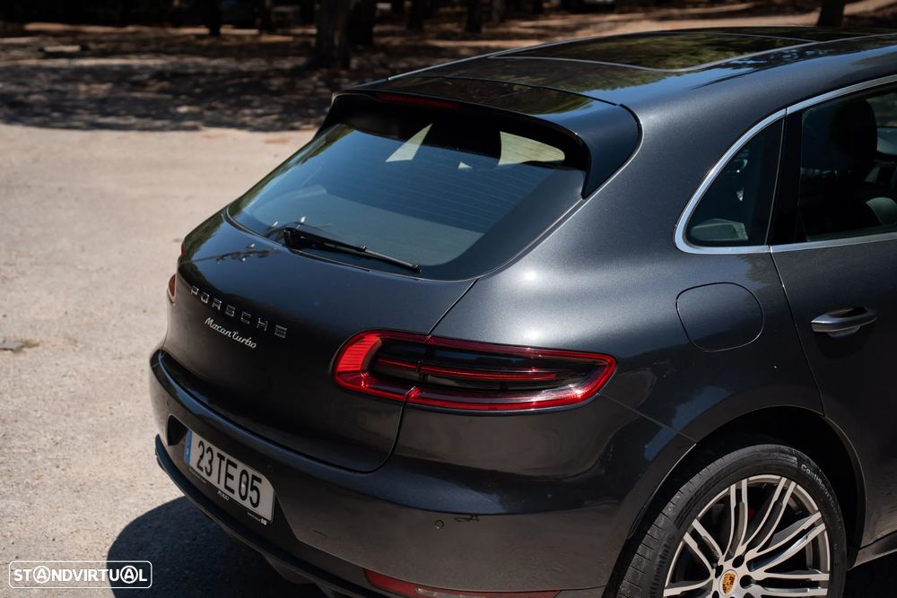 Porsche Macan Turbo - 21
