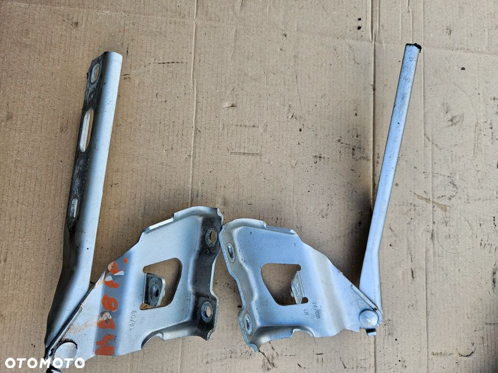 Audi A4 B8 zawias maski prawy lewy