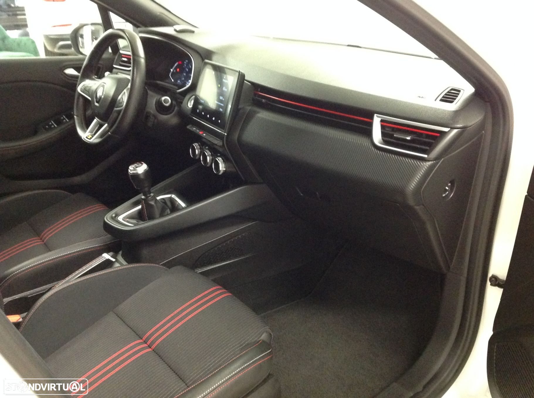 Renault Clio 1.0 TCe RS Line - 30