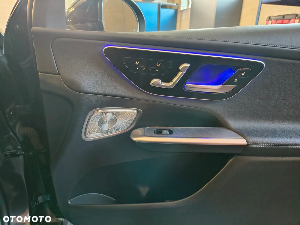 Mercedes-Benz GLC 300 4Matic 9G-TRONIC AMG Line Plus - 38