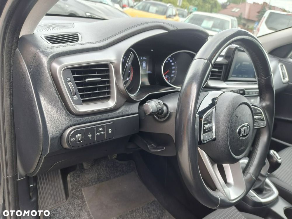 Kia Ceed - 10