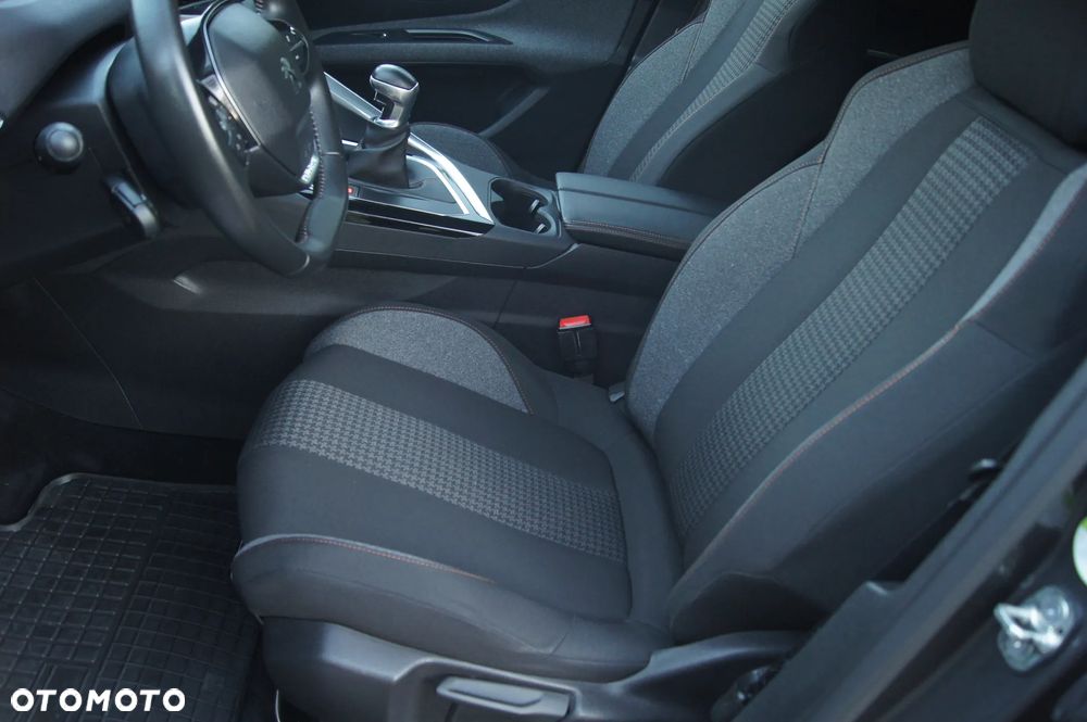 Peugeot 5008 BlueHDi 130 Active Pack - 21