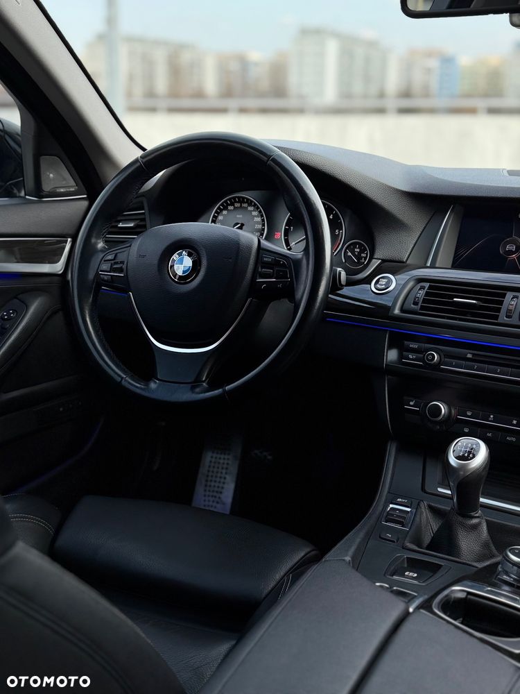 BMW Seria 5 520d Luxury Line - 22