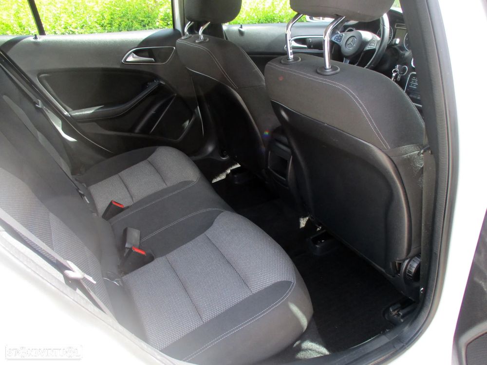 Mercedes-Benz GLA 180 d 7G-DCT Style - 33