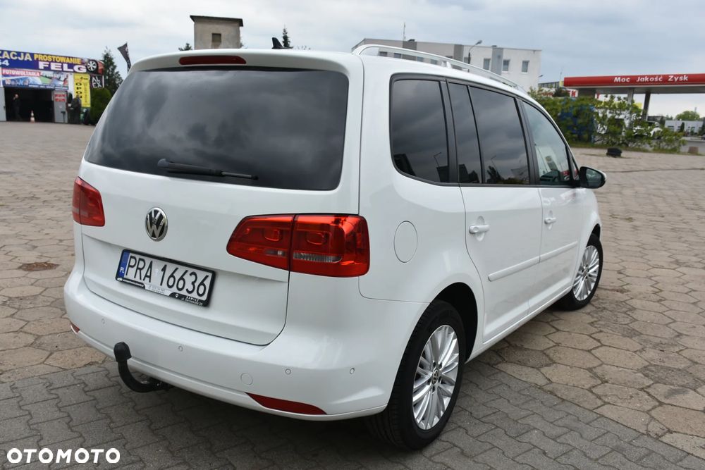 Volkswagen Touran 2.0 TDI DPF BlueMotion Technology STYLE - 2