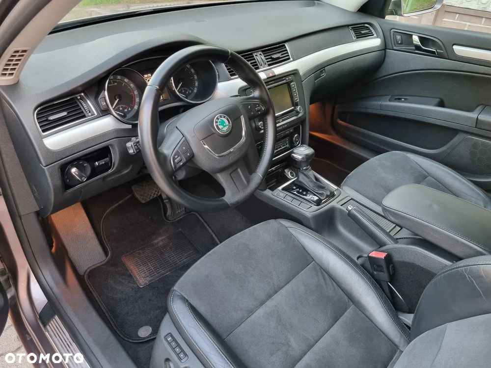 Skoda Superb 2.0 TDI Elegance DSG - 11