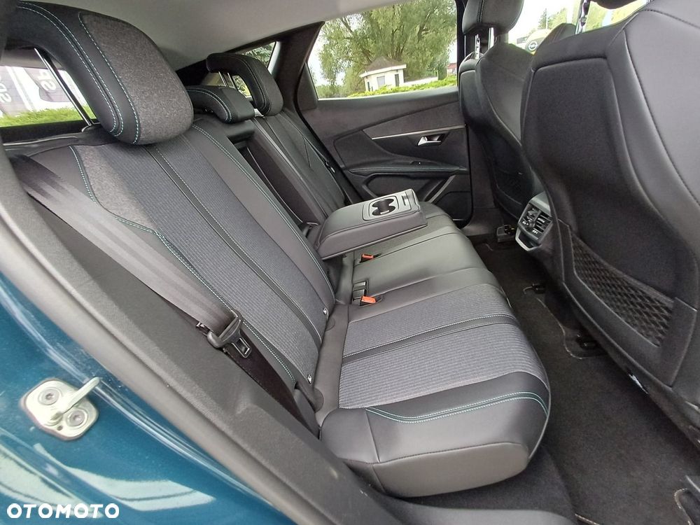 Peugeot 3008 1.2 PureTech Allure Pack S&S EAT8 - 33
