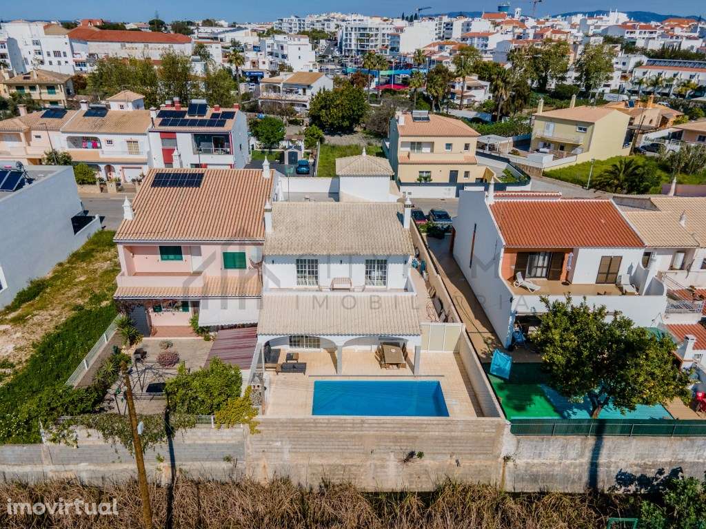 Moradia T3 com piscina e garagem em Lagoa - Grande imagem: 5/50