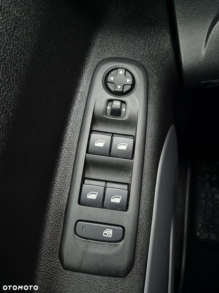 Toyota Proace City Verso 1.2 D-4T Business - 9