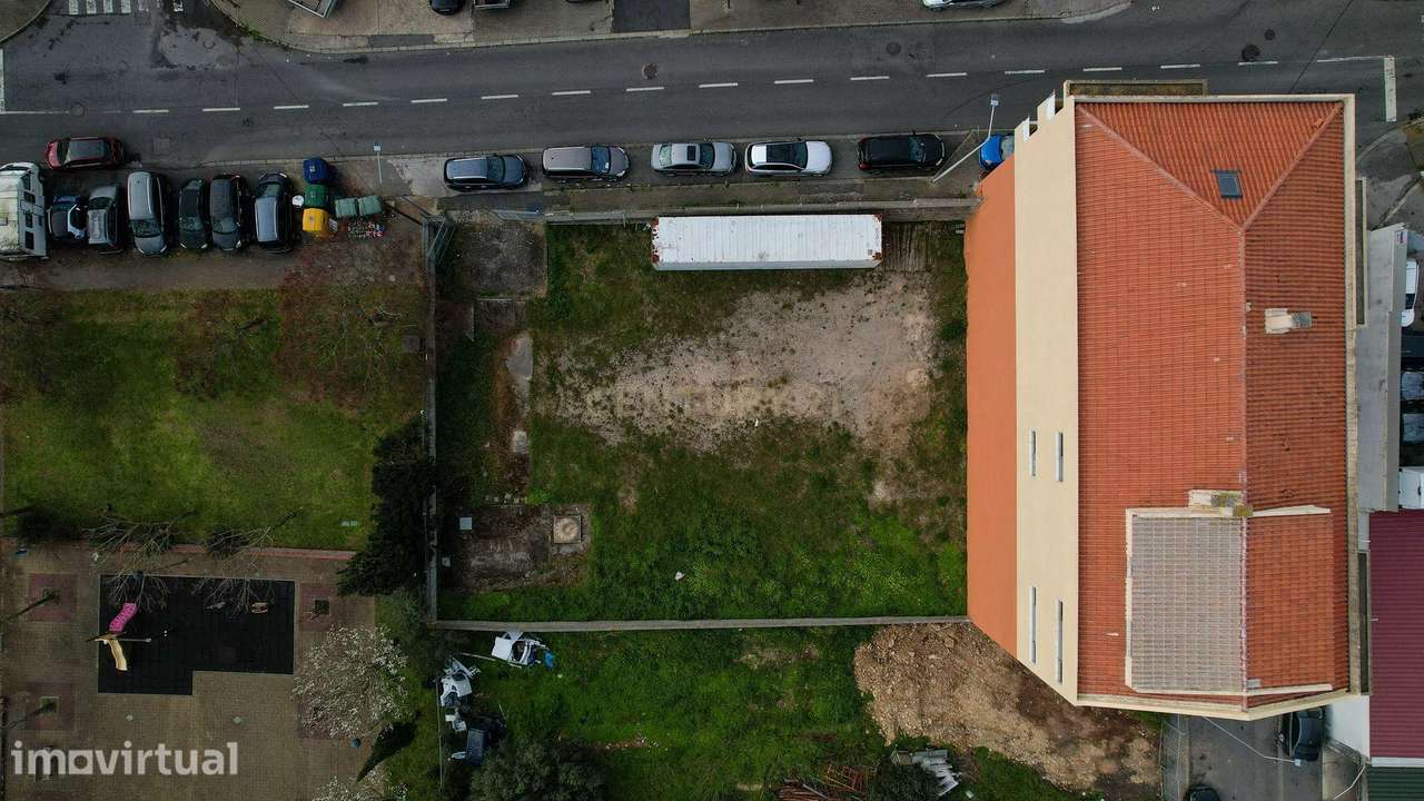 Terreno Urbano Para  Construção de 2 Moradias – Amadora - Grande imagem: 3/16