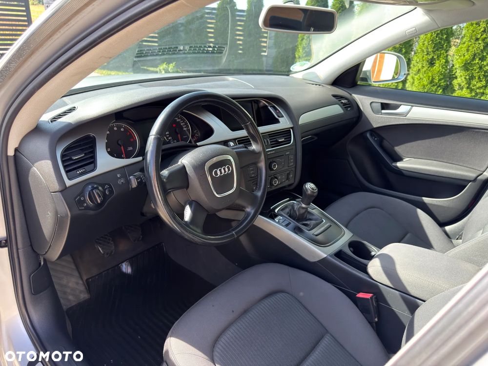 Audi A4 Limousine 1.8 TFSI Attraction - 32