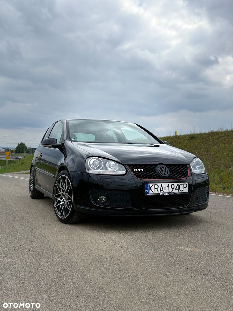 Volkswagen Golf - 1