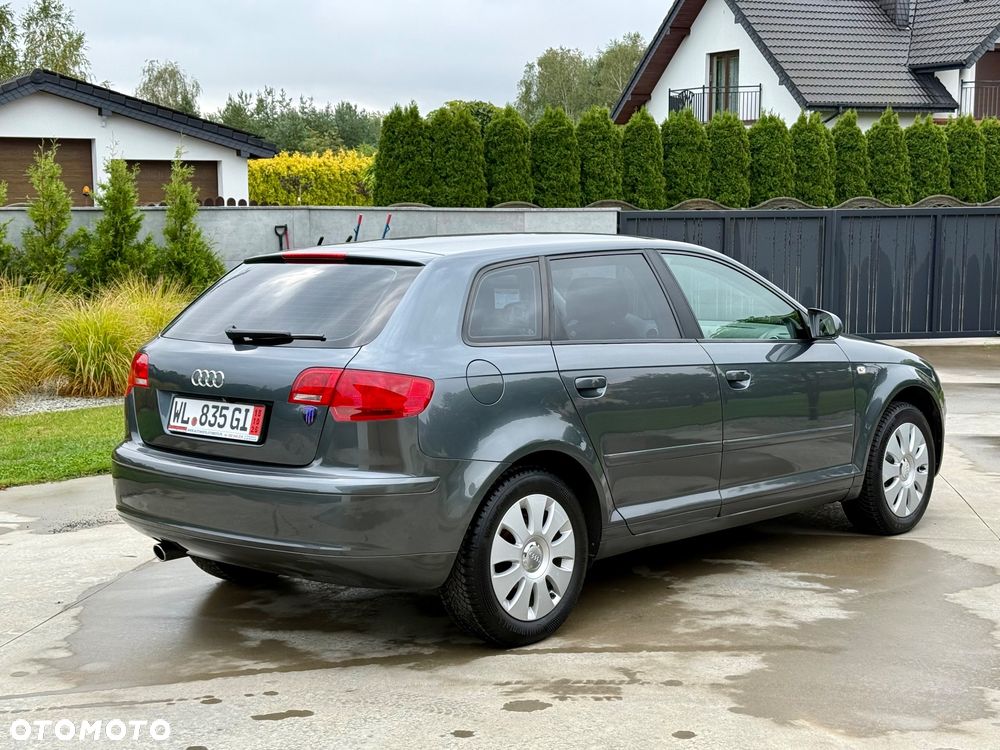 Audi A3 Sportback 1.6 Attraction - 4