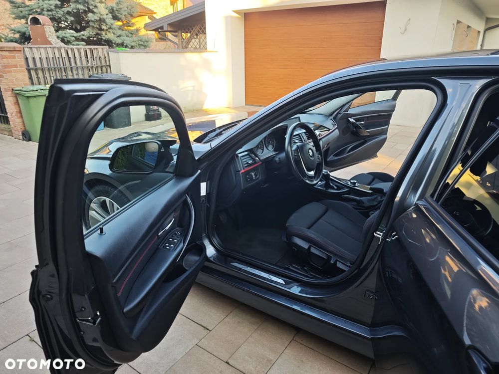 BMW Seria 3 328i M Sport - 18