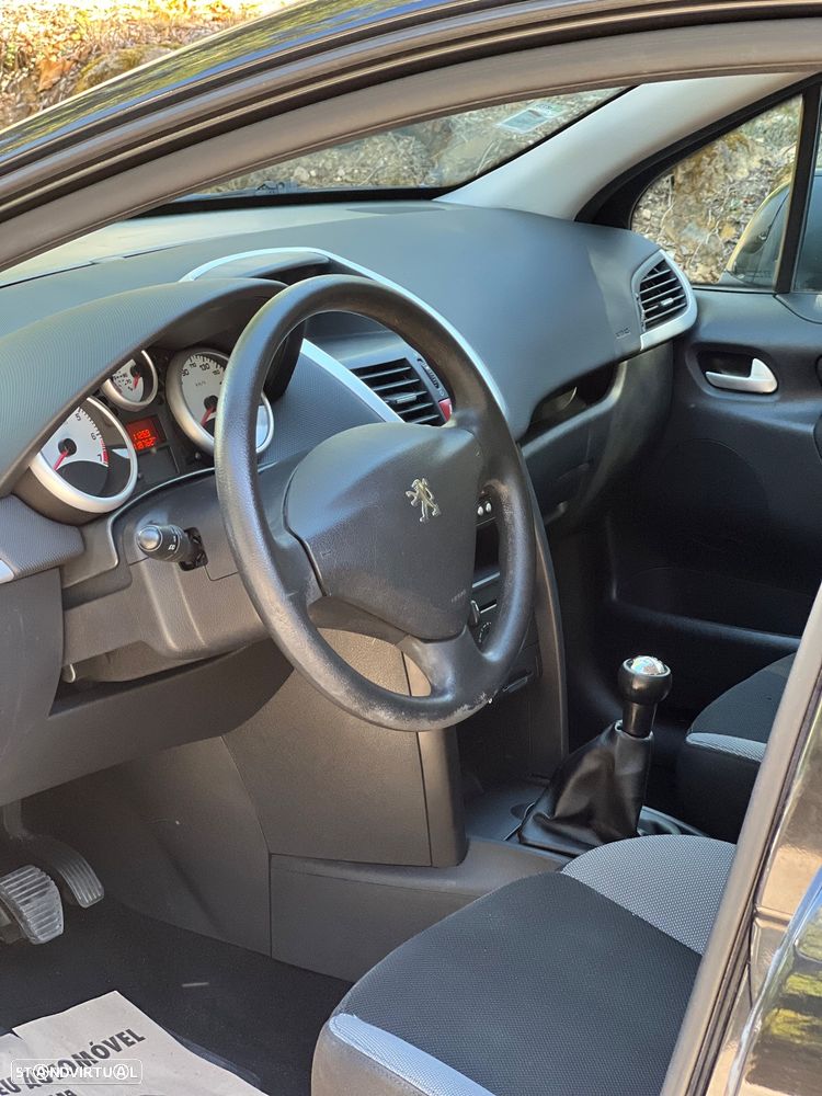 Peugeot 207 1.4 16V Trendy - 6