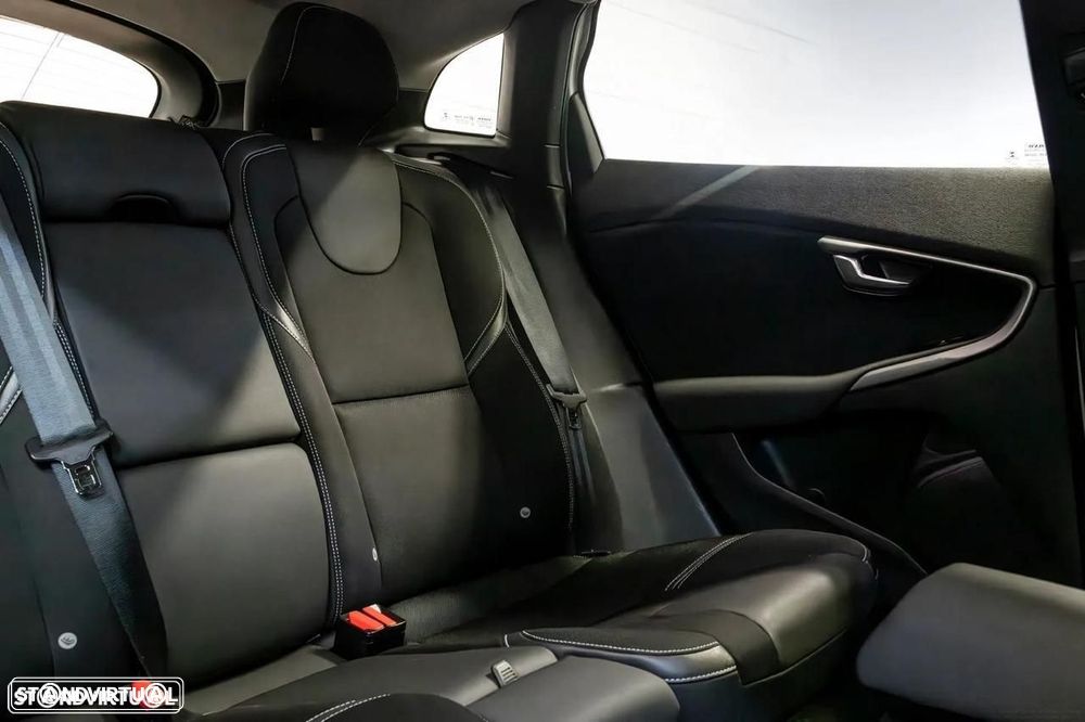 Volvo V40 2.0 D3 Momentum - 13