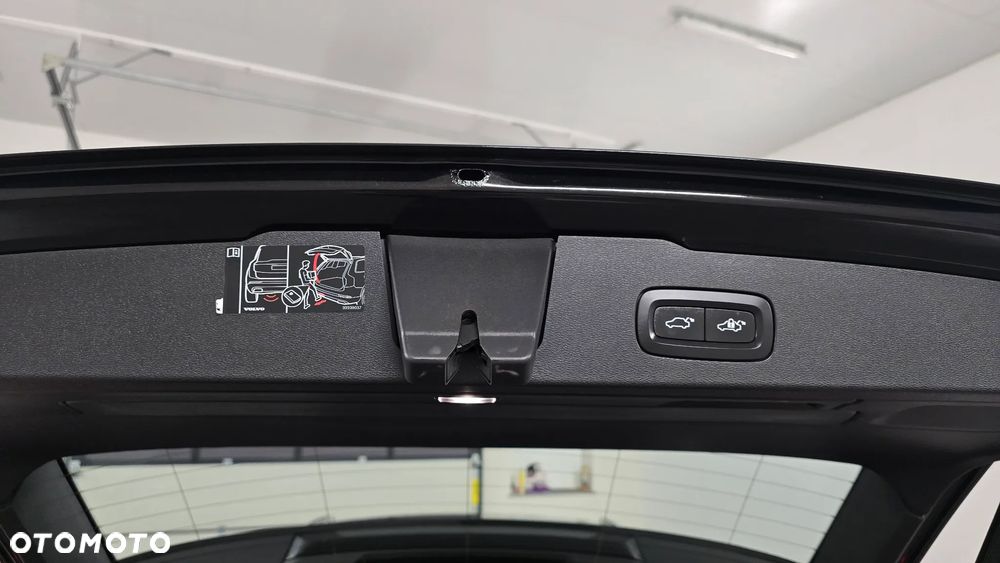 Volvo V60 D4 R-Design - 11