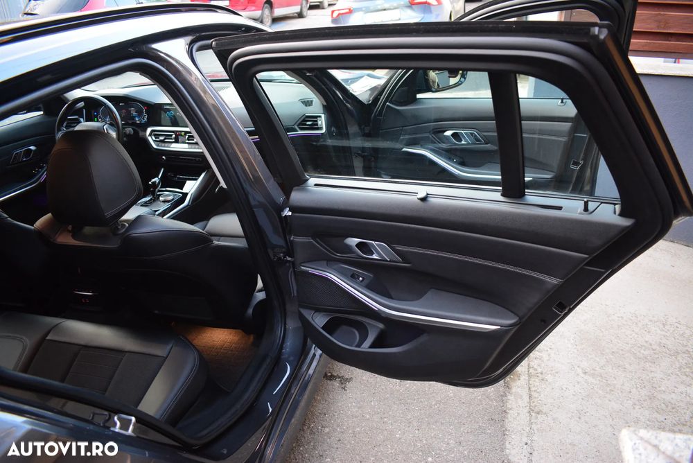 BMW Seria 3 330e Aut. Sport Line - 17