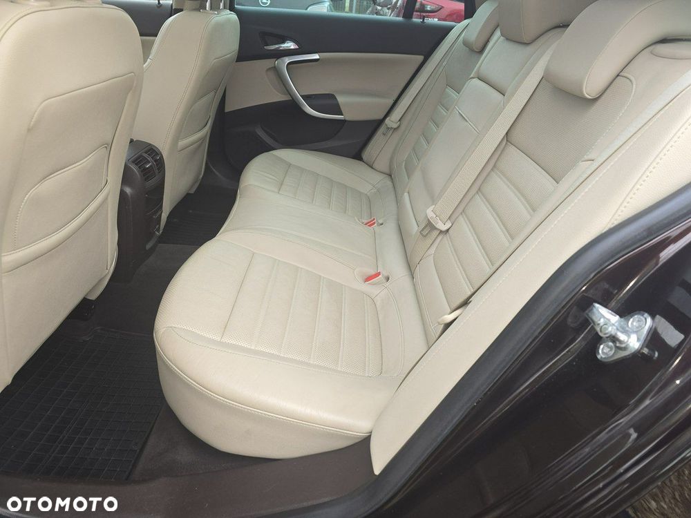 Opel Insignia 2.0 T Cosmo 4x4 - 11