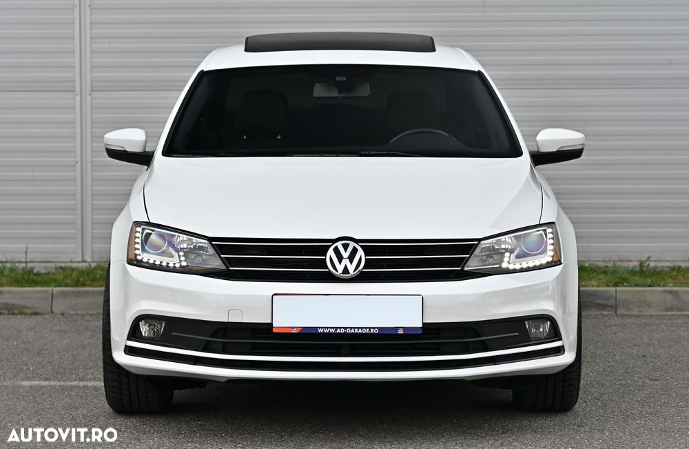 Volkswagen Jetta - 1