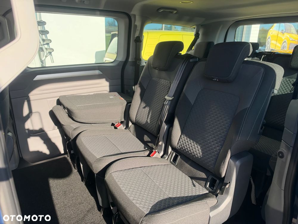 Volkswagen Caravelle - 12