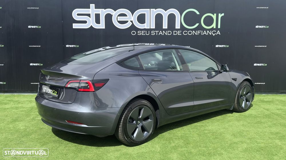 Tesla Model 3 Standard Range Plus RWD — fotografia 7